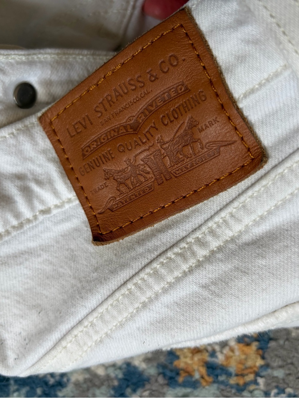 Levi’s Ribcage Straight (27) - Picture 3 of 8
